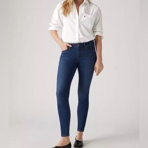 Levi's Women's 711 Skinny Dark Wash Jeans Size 27